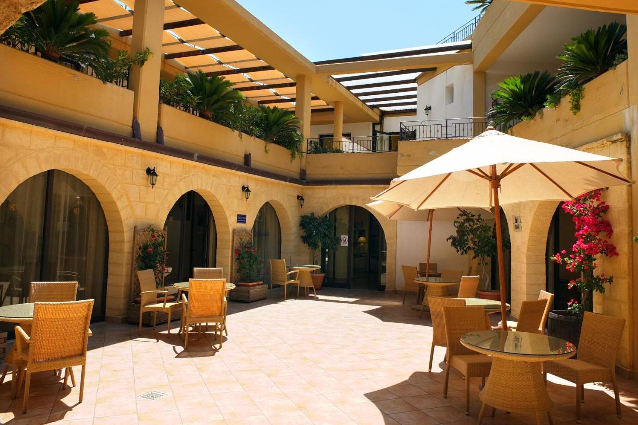 Dolcestate Hotel -Club Campofelice Di Roccella Exterior photo